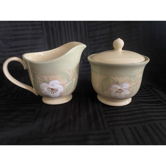 Pfaltzgraff pear bloom cream and sugar set with salt and pepper set - Picture 2 of 13